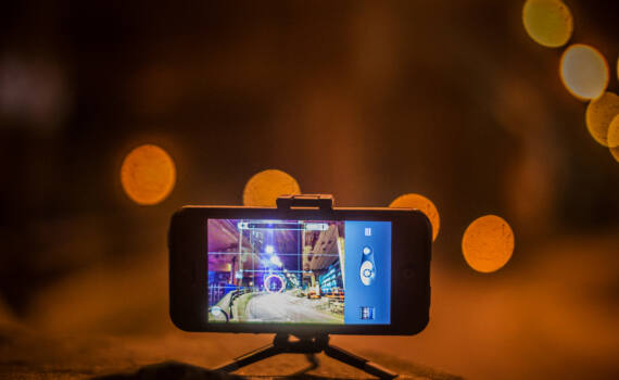 iPhone photography by Ashton Emanuel https://flickr.com/photos/ashtonpal/9624479689/